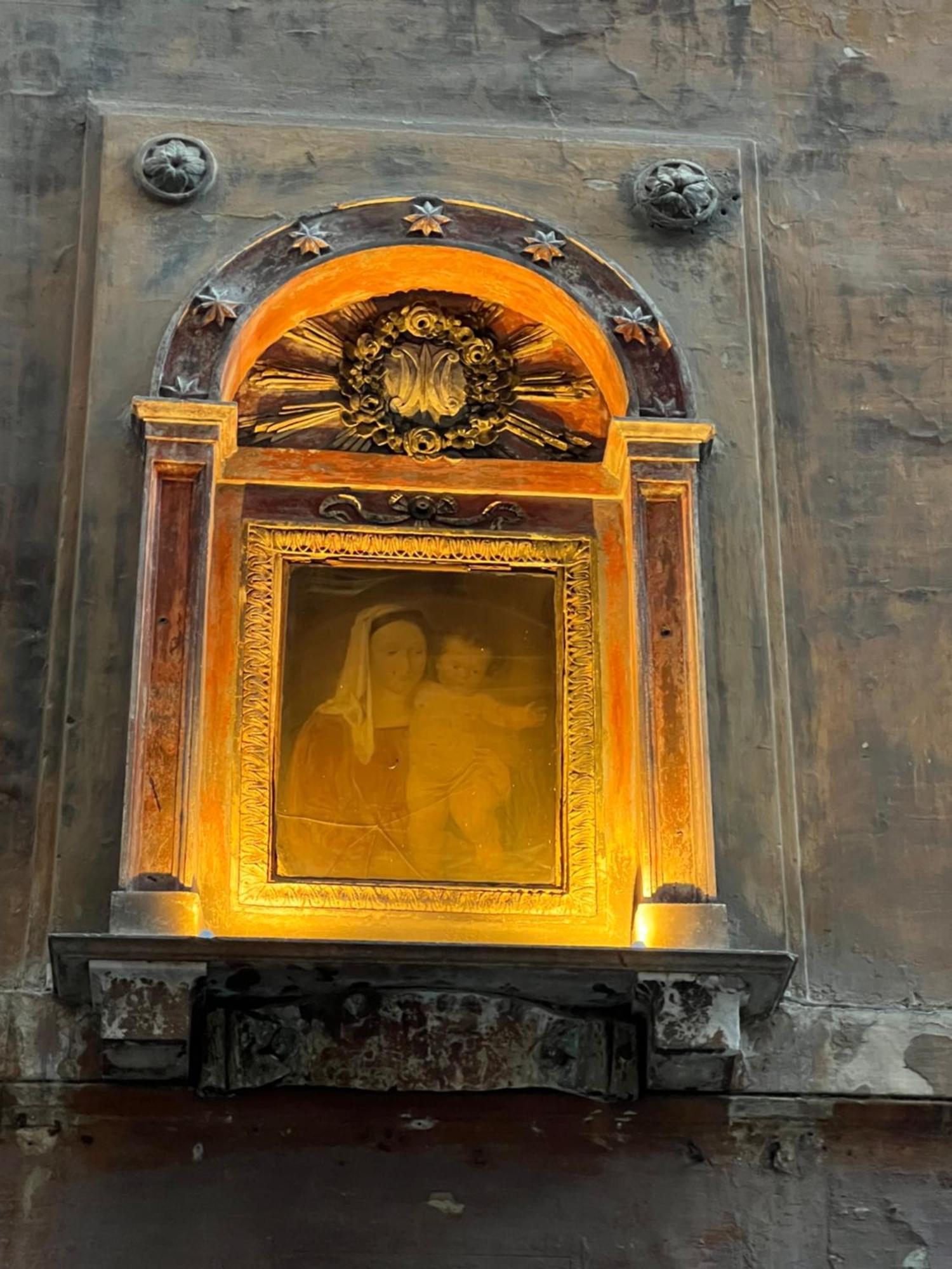 Отель Affreschi Al Pantheon Рим Экстерьер фото